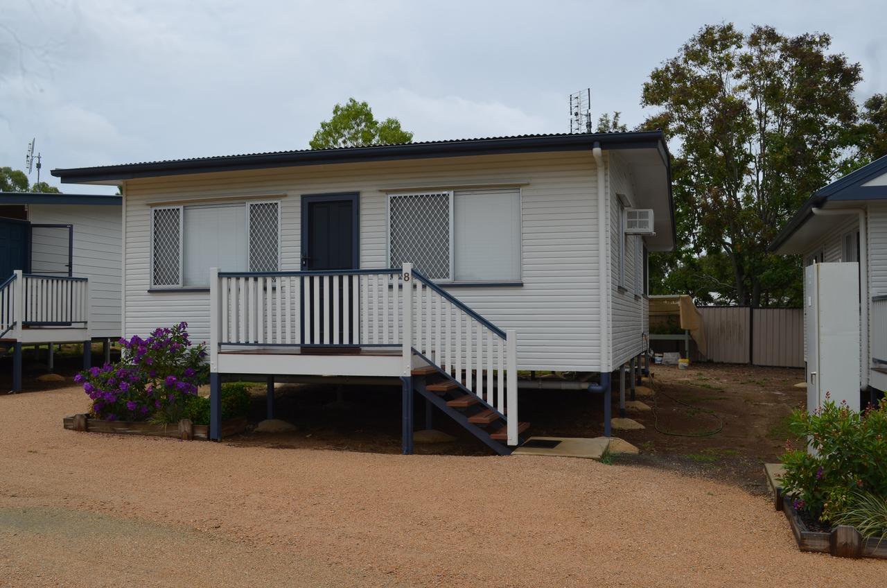 Wondai Accommodation Units And Villas Екстериор снимка